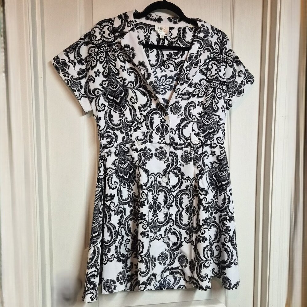 HER Destiny Black White Baroque Print Fit & Flare Dress V‑Neck Short Sleeve M
